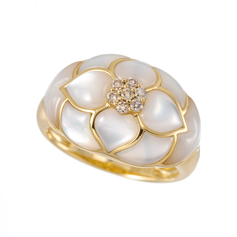 K18YG ブラウンダイヤモンド 白蝶貝 フラワードーム リング BRD 約0.10