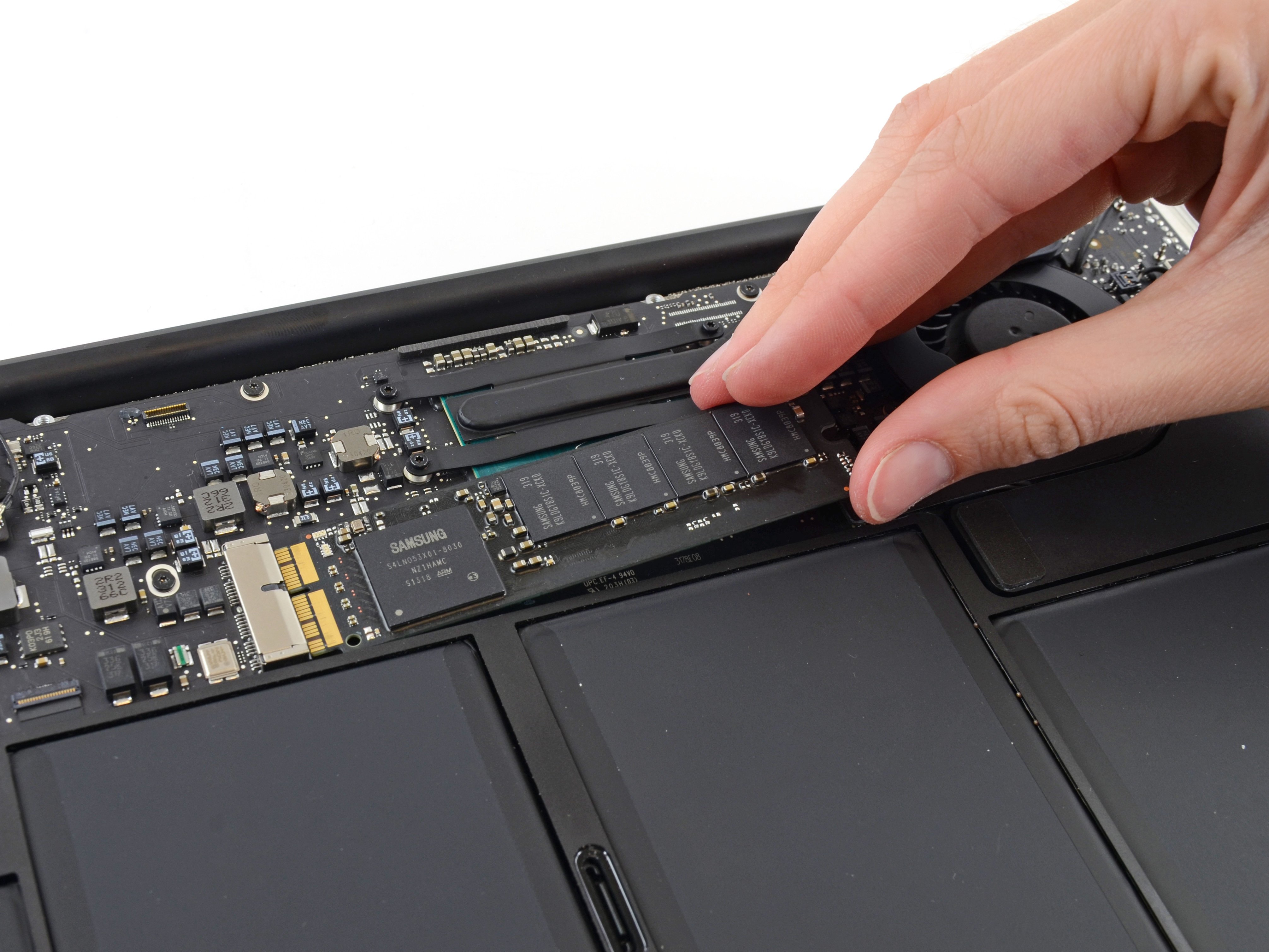 MacBook Air 13インチ Mid 2013 SSDの交換 - iFixit 修理ガイド