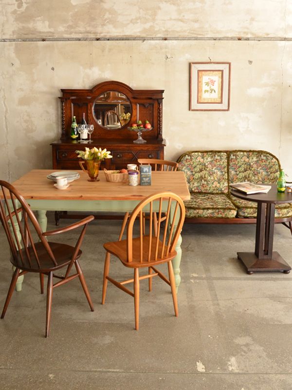 アーコールのクエーカーアームチェア（オリーブチョコ色・アーム付き