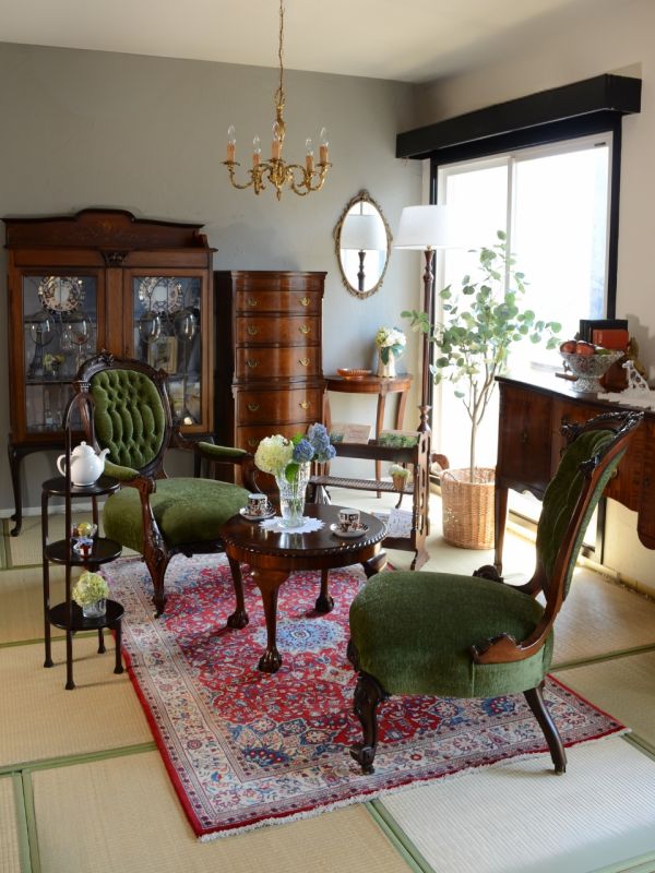 アンティークガラスのおしゃれな器、幻想的なオレンジ色のカーニバル