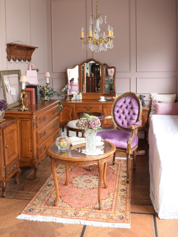 フランスから届いたアンティークのエンジェルの照明、天使がろうそくを