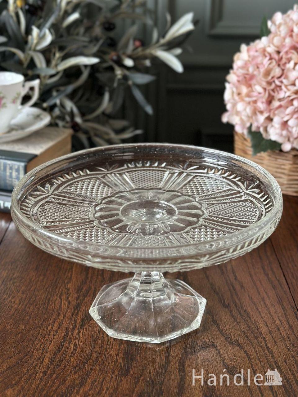 オパールセントガラスの美しいアンティーク、クランベリー色の