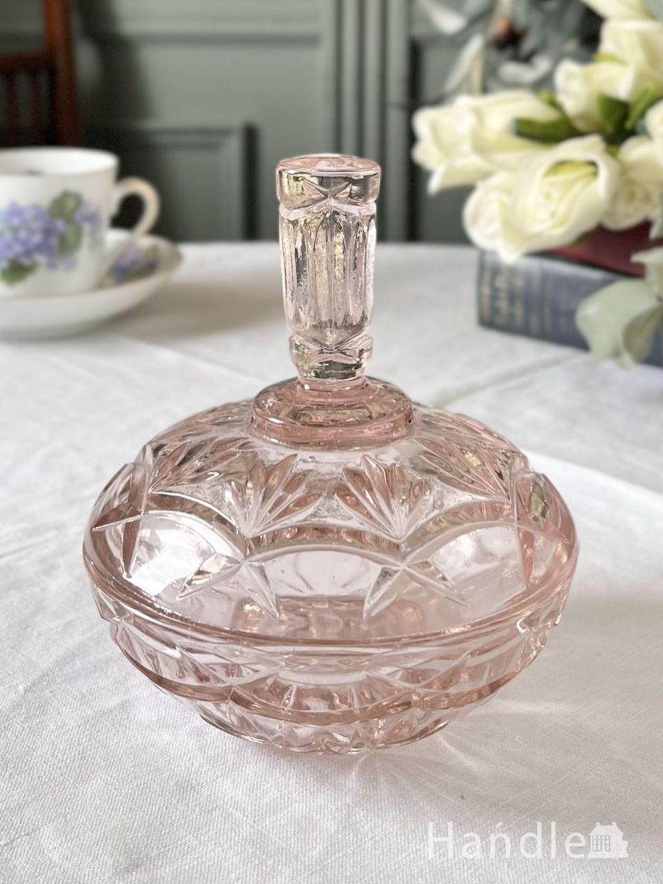 たっぷりの葡萄が華やかなミルクガラスのアンティーク小物入れ(m-1642