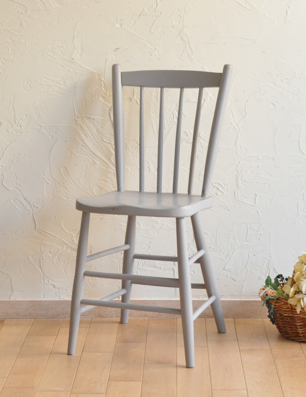 お洒落なアンティークチェア、ペイントの可愛いキッチンチェア（グレー