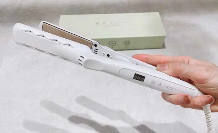 美容師が愛用】ストレートアイロンのラディアントの口コミは？おすすめ