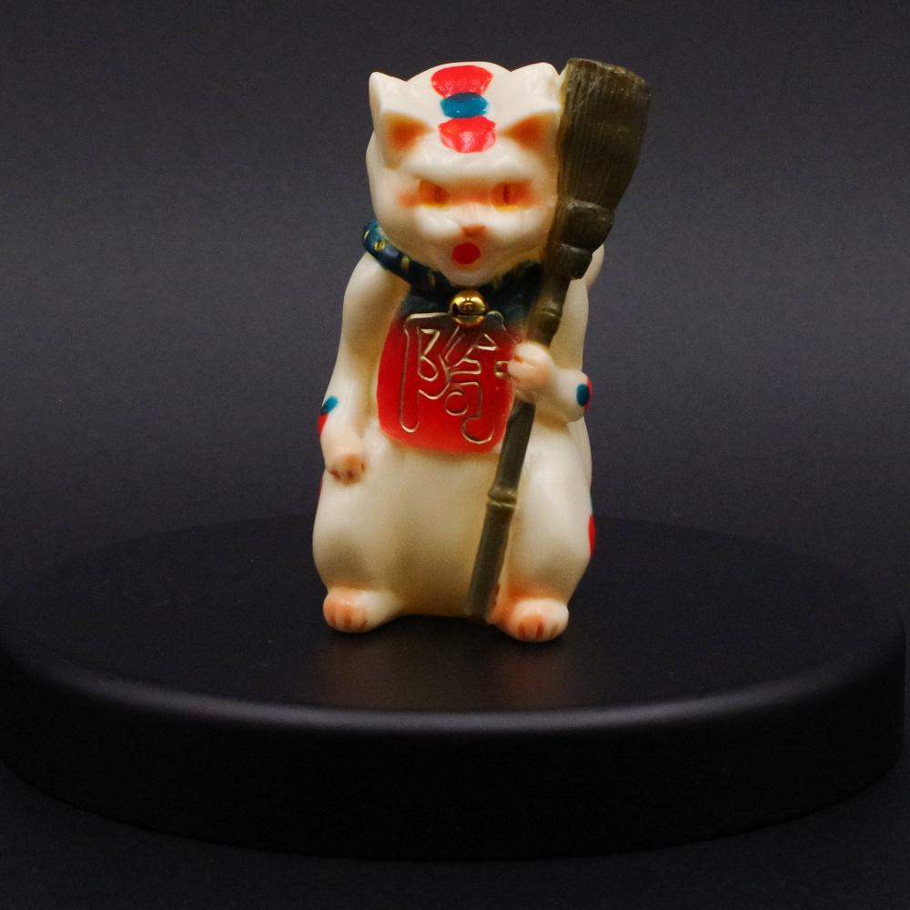 1月11日(土)より販売開始】【Studio LILLI】追い出し猫(冬暁)/(南天)が