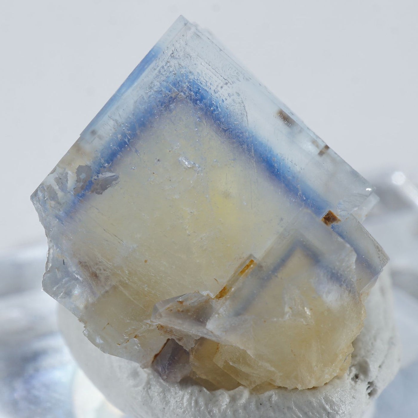 フランス La Barre(ラバール)産 フローライト – 天然石ハッピーギフト