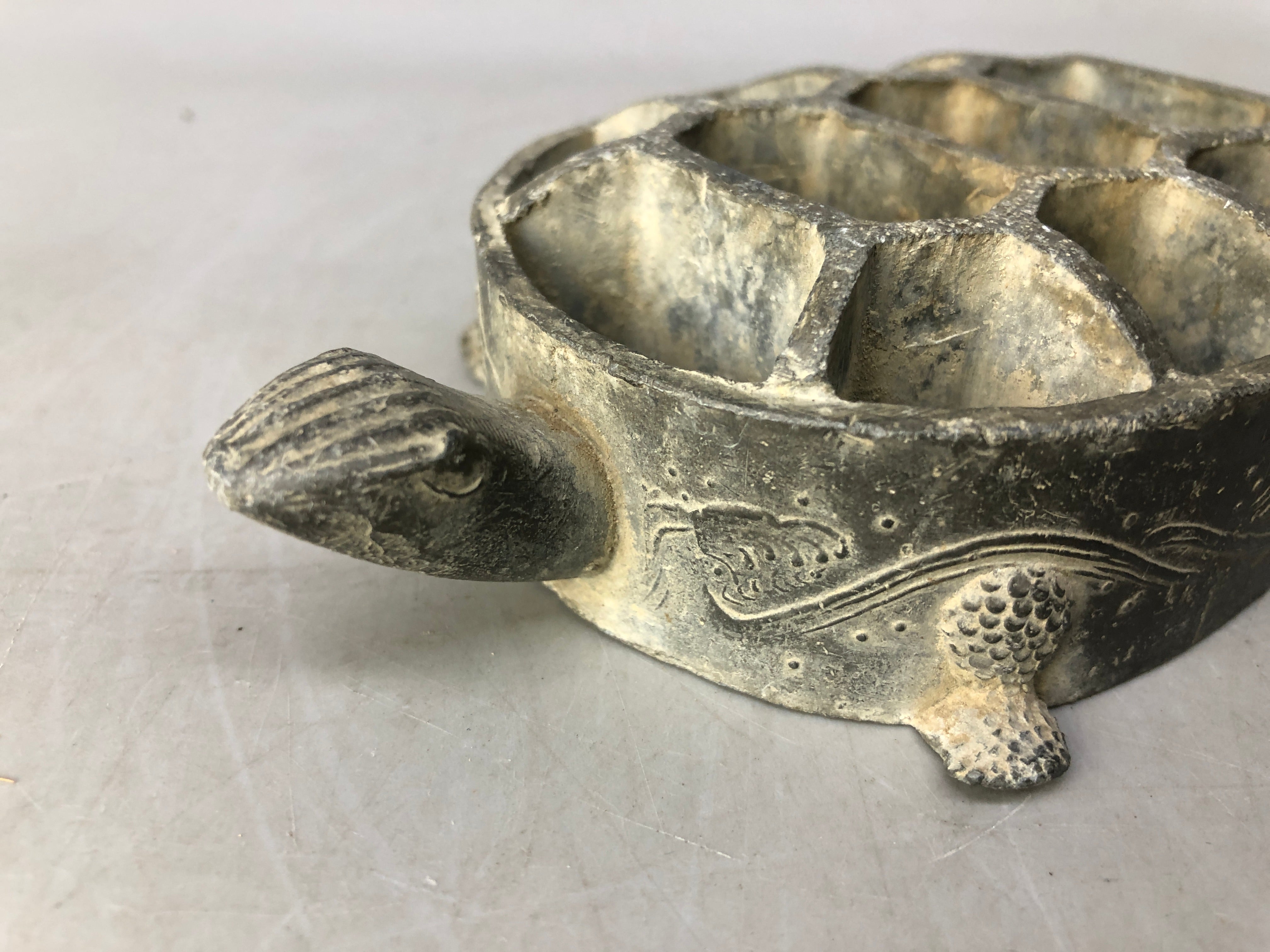 Y8303 KENZAN metal Turtle floral frog flower Japan antique ikebana
