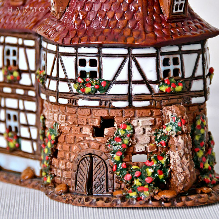 リトアニア製キャンドルハウス/木骨造り 円形の家｜クリスマス雑貨の