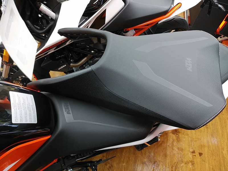 デューク390で使用したエルゴシート KTM 390 DUKE シート関連 口コミ