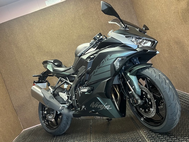 Ninja ZX-4R 2025年モデルBIKETOBER FESTAでも予約受付中！！｜バイク