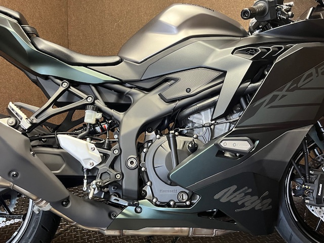 Ninja ZX-4R 2025年モデルBIKETOBER FESTAでも予約受付中！！｜バイク