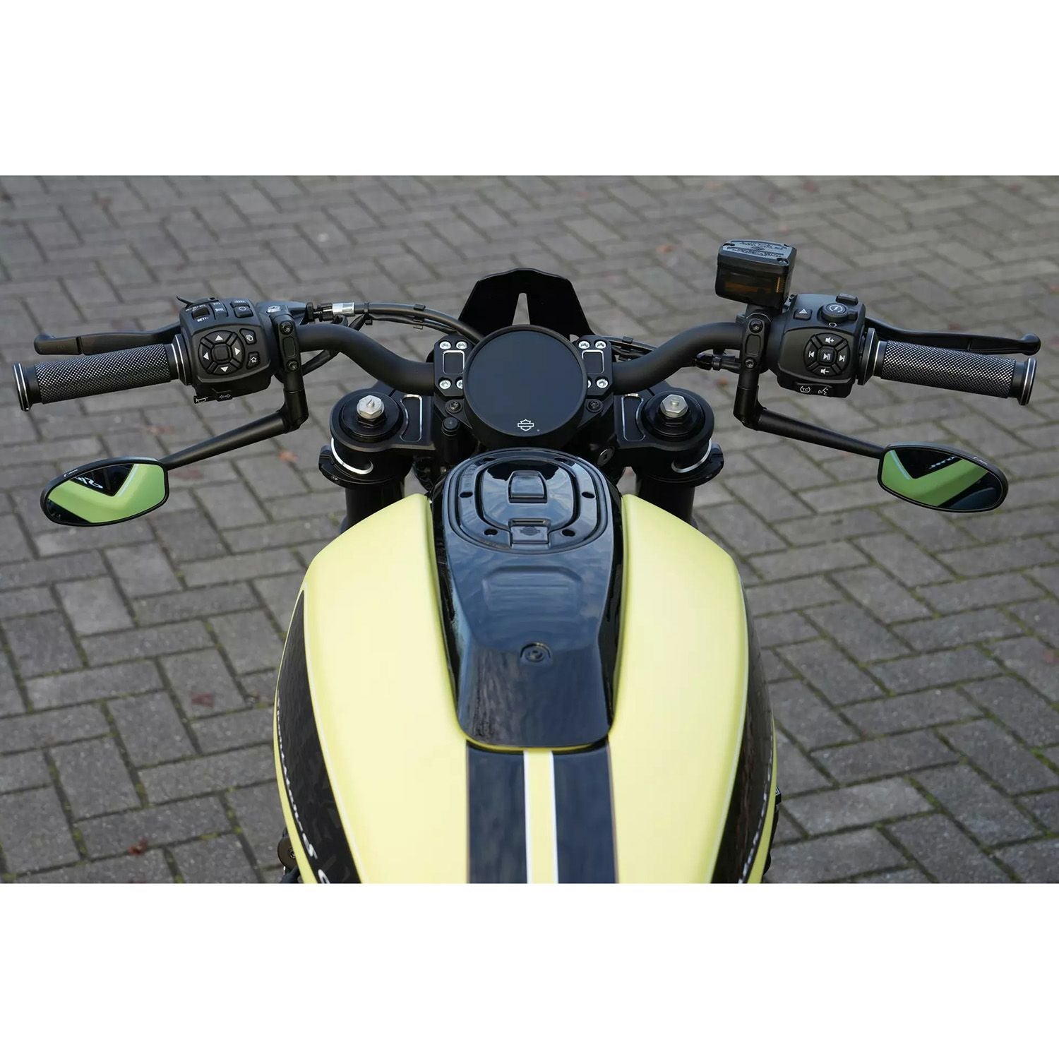 000000095977-01.jpg?size=l&w=