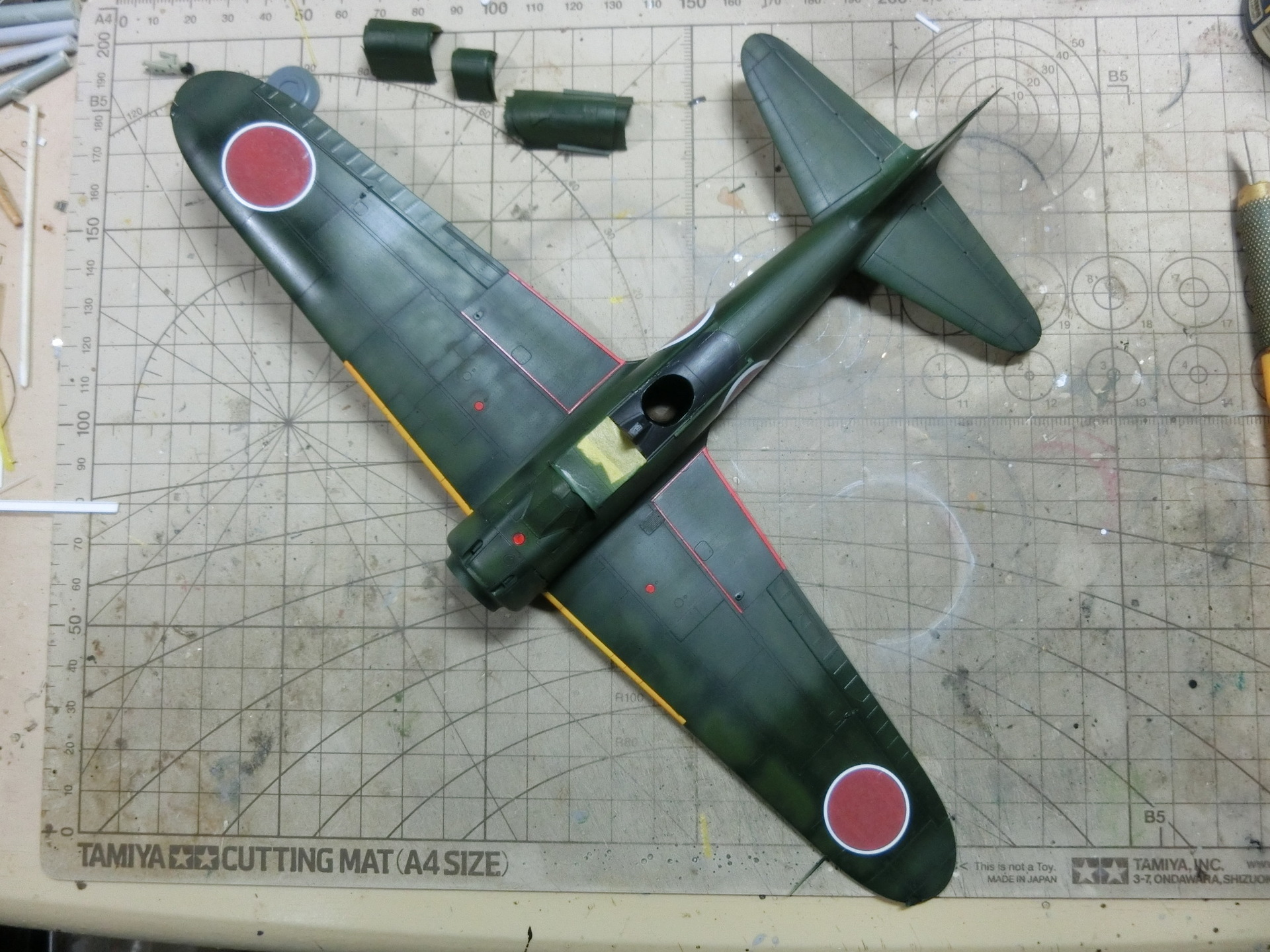 エデュアルド1/48 零戦21型改造「複座零戦」 制作記 7: 日の丸航空隊の