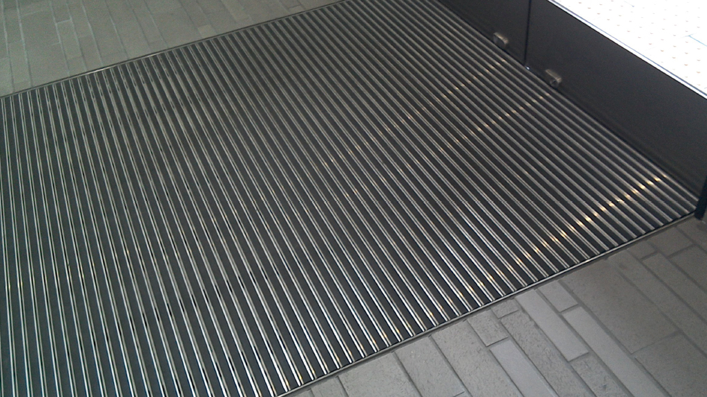 エントランスマット PEM-21（ラバー） ｜ ヒガノ株式会社