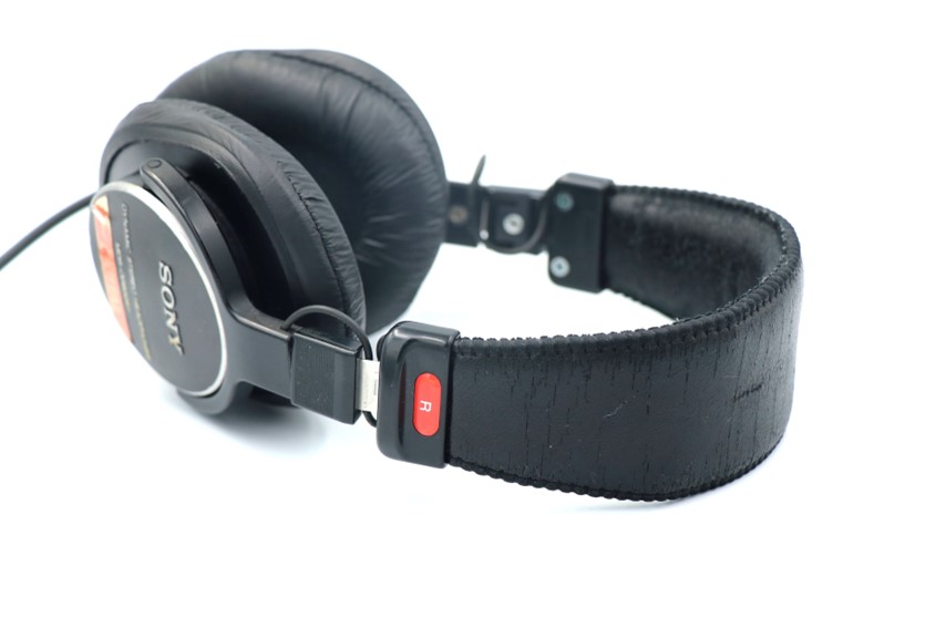 SONY MDR-CD900STをレビュー。業界標準機の超定番モニターヘッドホン