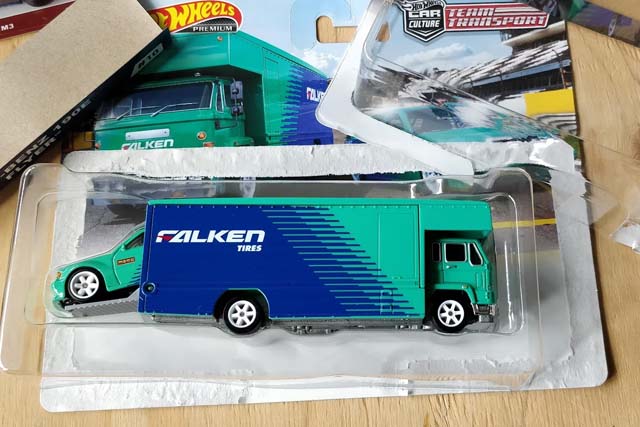 にわかはシュプリームコラボのホットウィールを手に入れ・・・た