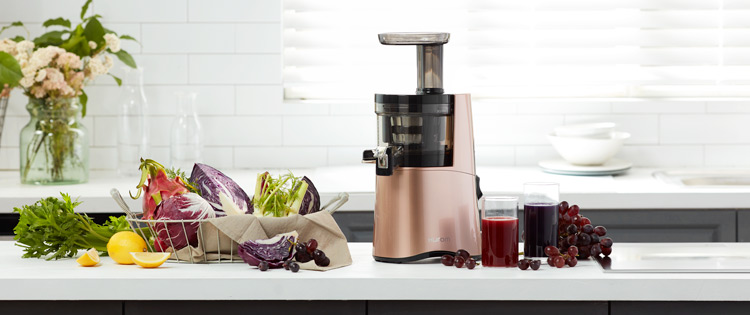 ギュッと搾れば、レシピはひろがる。 | HUROM（ヒューロム）