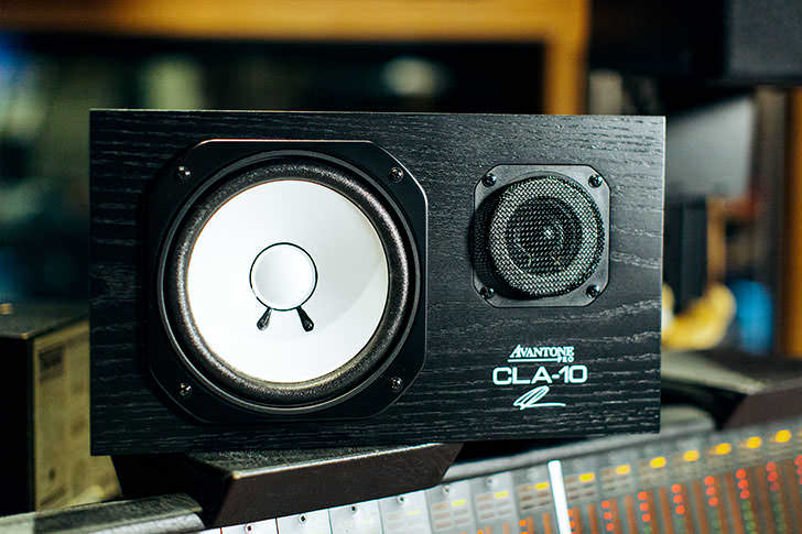 NS-10Mを完全に再現したスピーカー、Avantone Pro「CLA-10」が登場