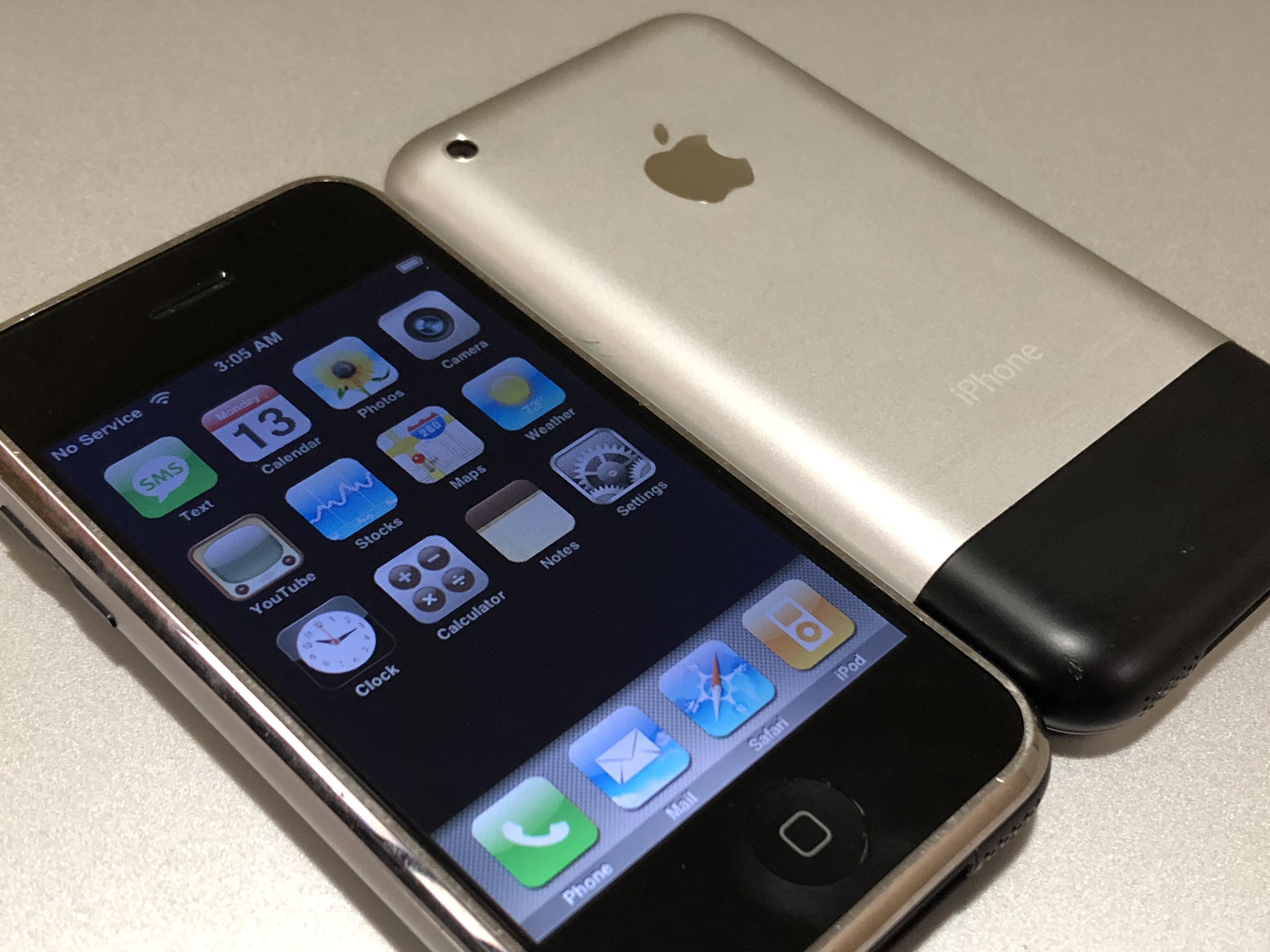 ずっとやりたかったんだよね、オリジナルのiPhone 2G(s)をiPhone OS