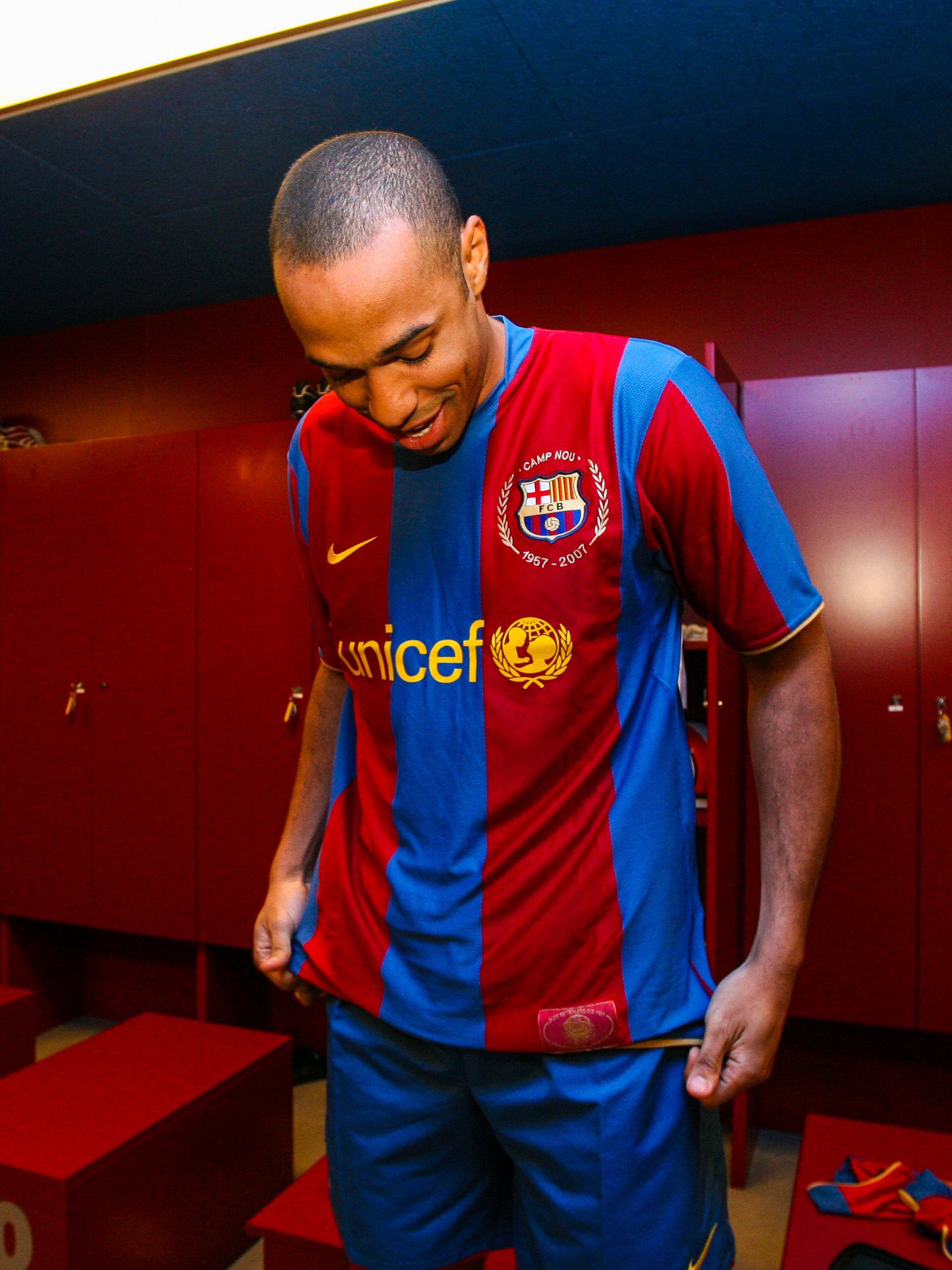 2007年のこの日、ティエリ・アンリがアーセナルからバルセロナに移籍