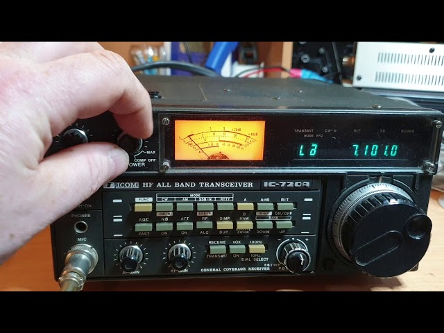 Icom IC720A HF Transceiver- The Relay Clunker that works perfectly
