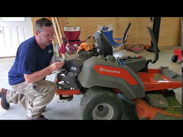 Husqvarna Z254 Maintenance - YouTube