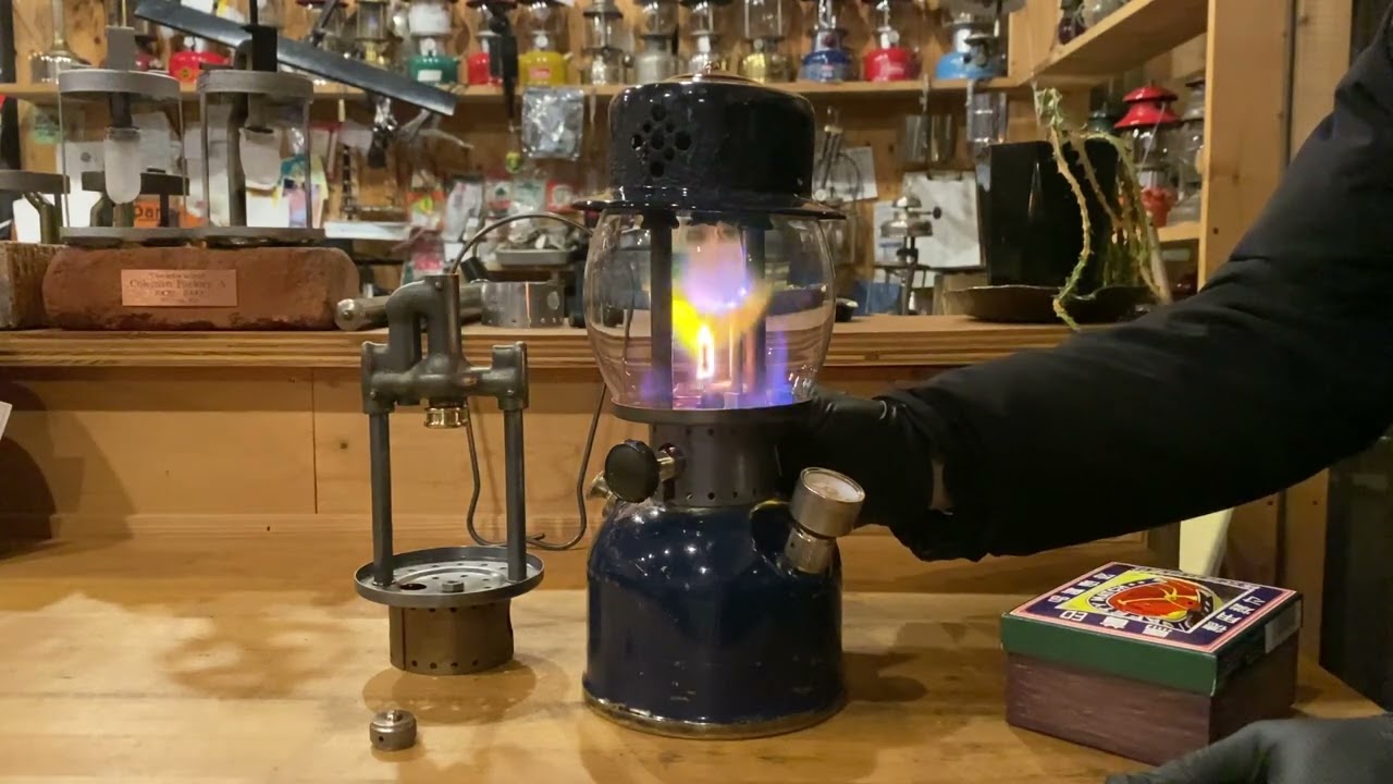Dec.1939 Coleman 243A vintage gasoline lantern Iight - YouTube