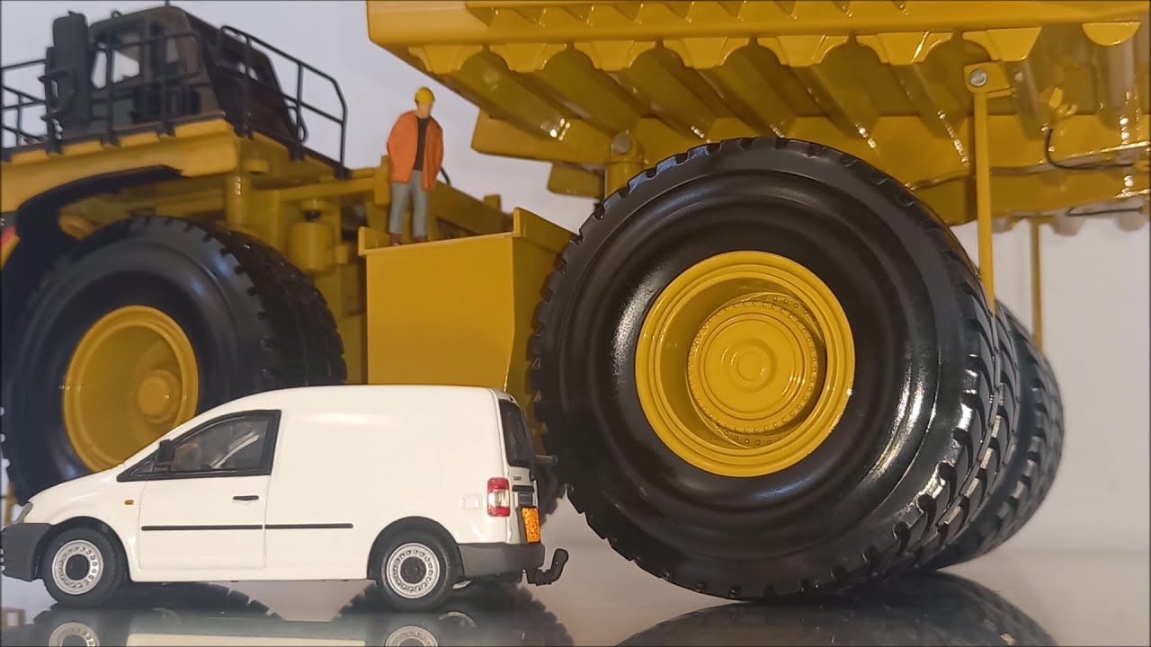 Caterpillar 797F Off-Highway Truck 1:50 scale. Norscot Scale