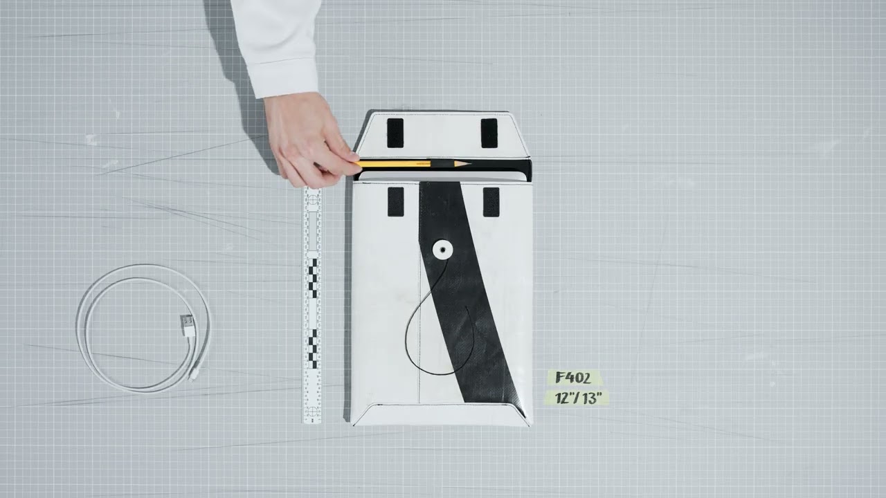 FREITAG - F402, F411, F421 SLEEVE FOR LAPTOP - YouTube
