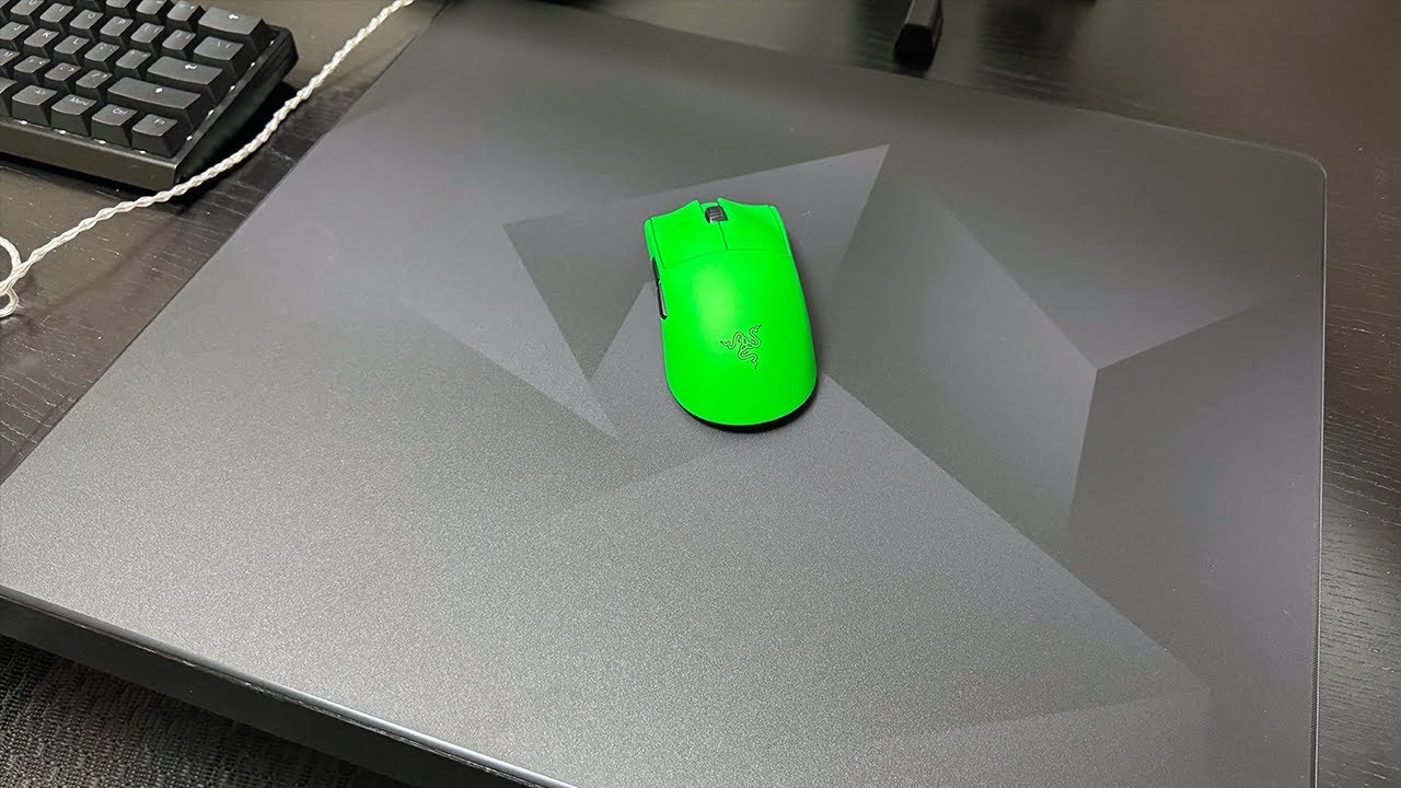 GLSSWRKS Polarity Glass Mousepad Review - YouTube