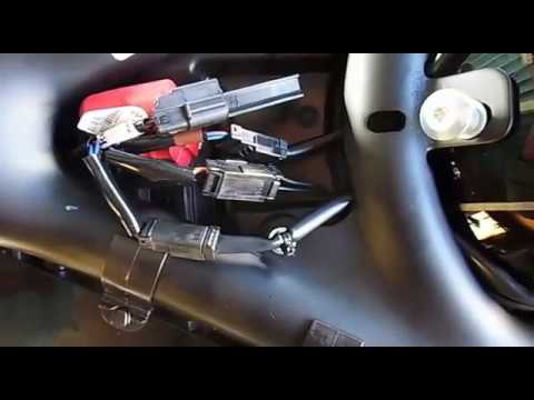 スポーツスターリアフェンダー取外し（ロードスター荒技編） - YouTube