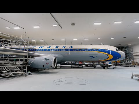 Our A321 takes off in a stunning new painting: the Super Star