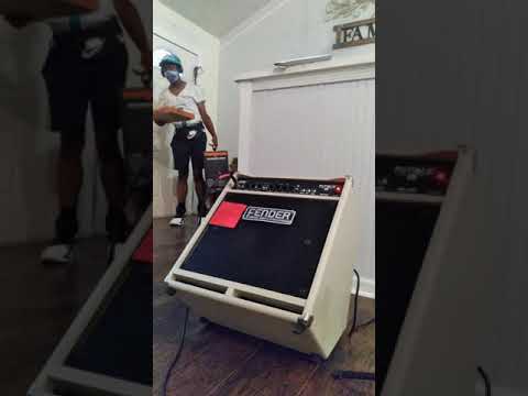 Fender Rumble 75 - YouTube