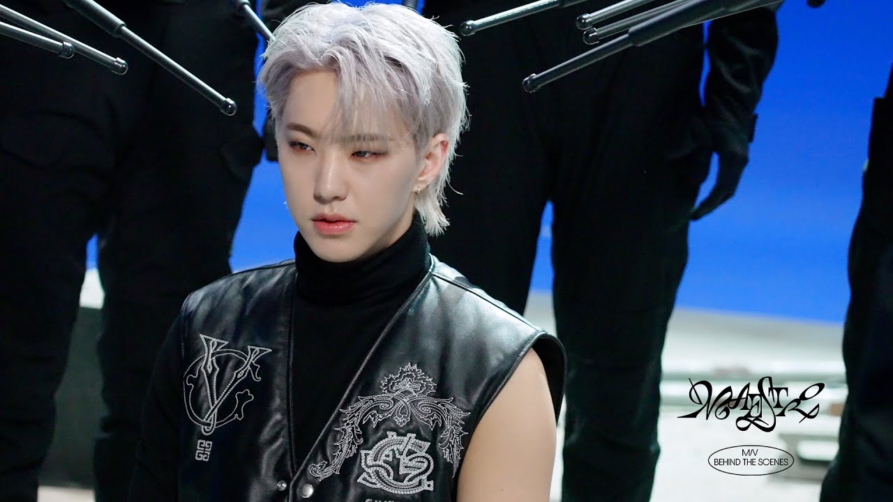 MAKING]CARAT MAGAZINE vol.9 & SEVENTEEN 2021 JAPAN CALENDAR BEHIND