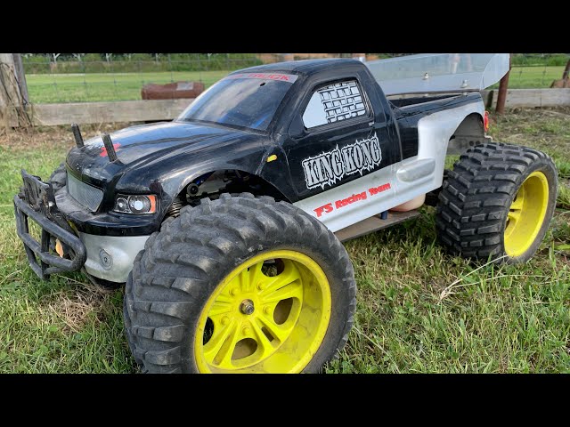 1/5 RC ガソリンエンジン ラジコンカー で遊んでみた - YouTube