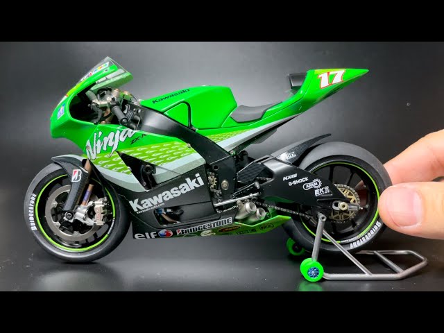 Build a Kawasaki Ninja zx-rr Tamiya 1/12 scale model - miniature