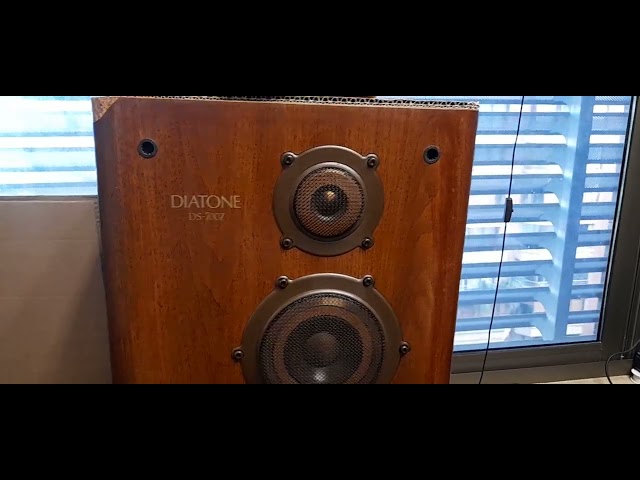 Parlantes Diatone DS 700Z - YouTube