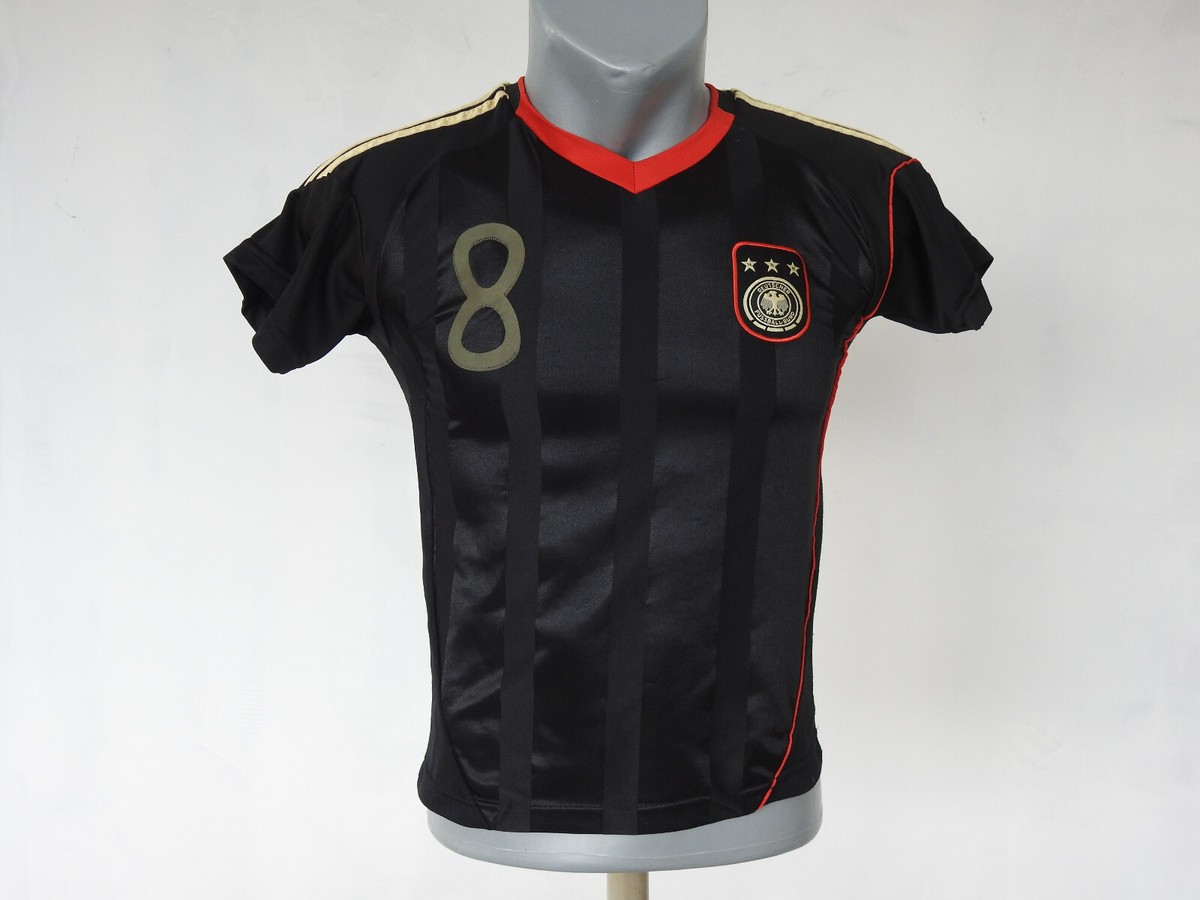 Mesut Ozil FAN Jersey Black #8 Size Boys 140 / S Football Soccer