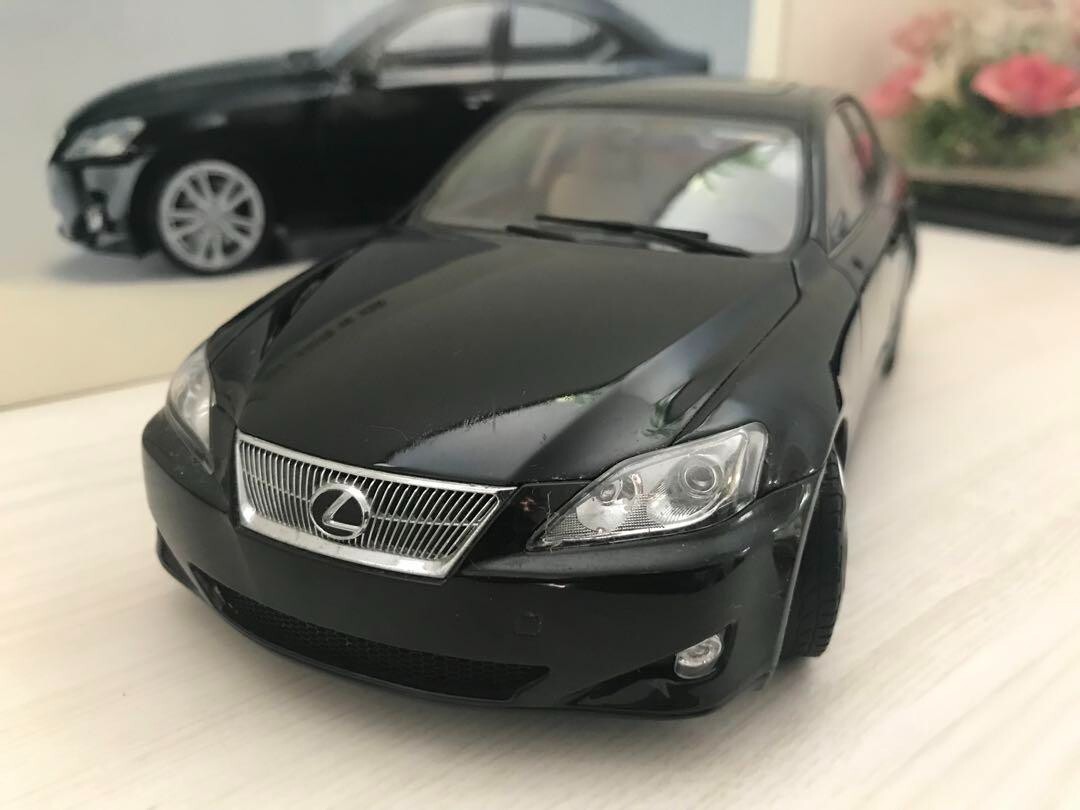 1:18 AUTOart Lexus Is 350 Black 2006 w/ Box From Japan Parts