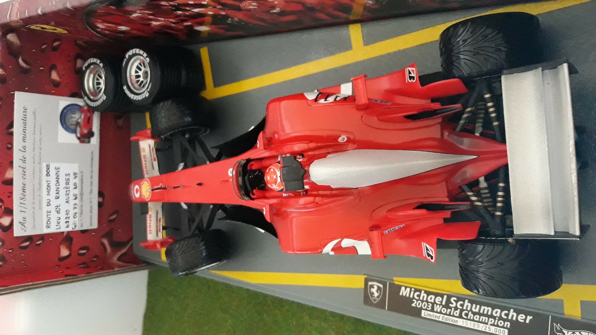 F1 FERRARI F2003 SCHUMACHER # 1 PIT STOP WORLD CHAMPION au 1/18