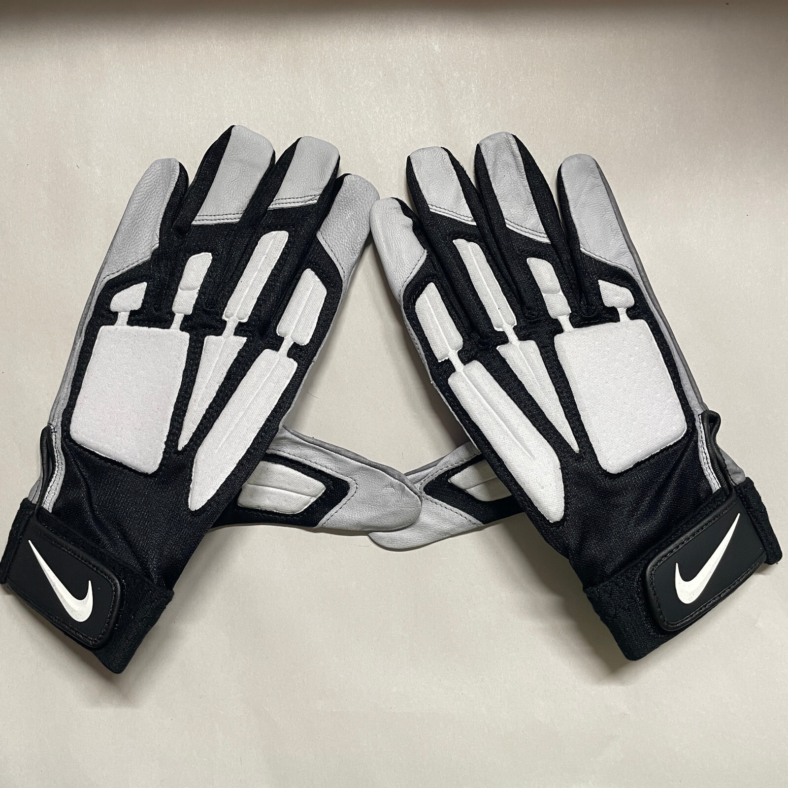 NEW Nike D-Tack IV Lineman Football Gloves-Game Issued NFL