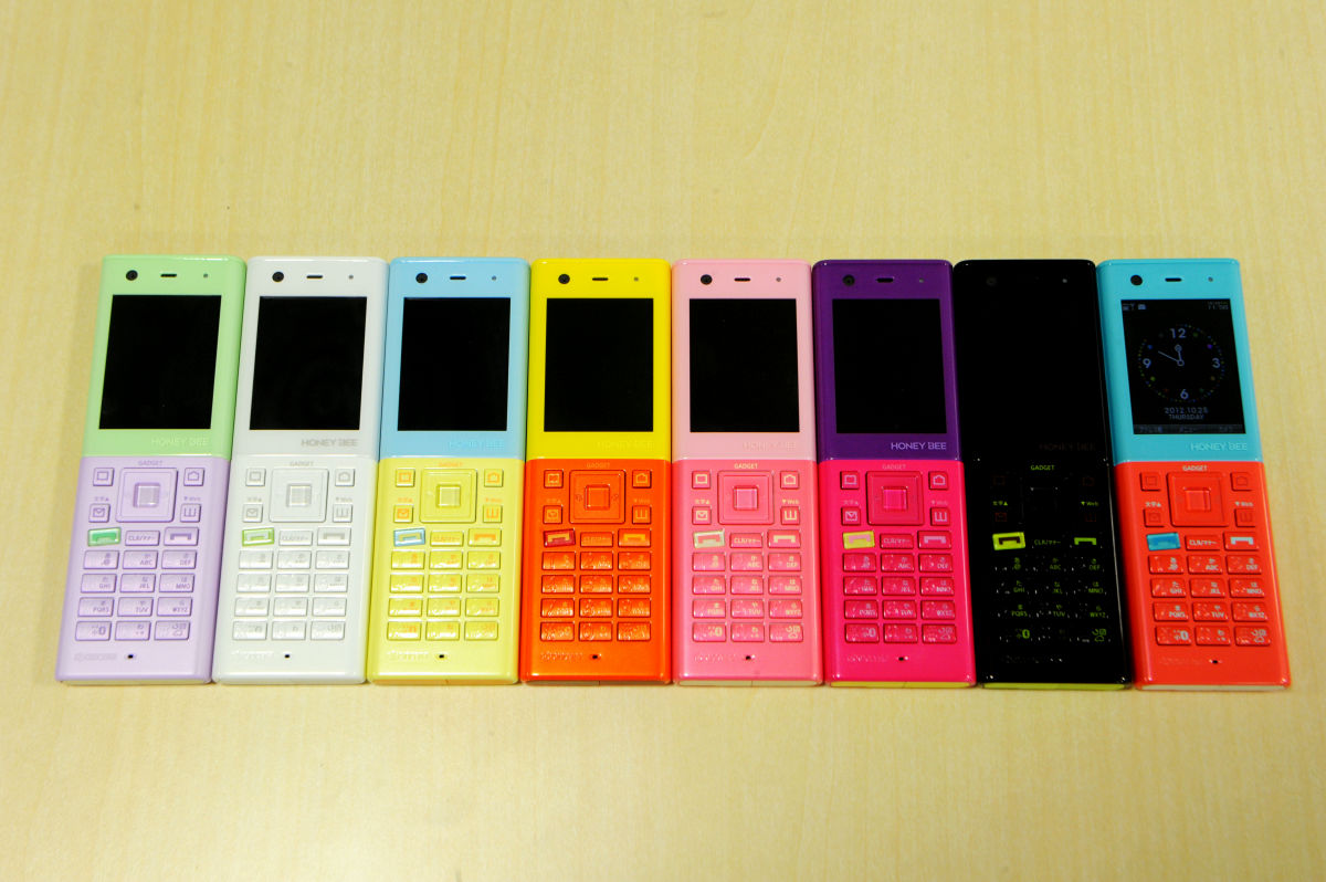 スマホの子機になる防水PHS「HONEY BEE 5」実機レビュー - GIGAZINE