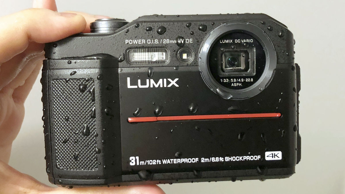 IPX8相当の防水性能で4K映像も撮影可能なパナソニックのコンデジ