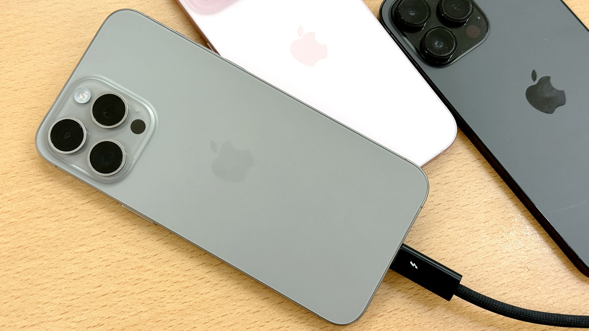 ついにUSB-Cコネクタを搭載したiPhone 15 Pro Maxのデータ転送は