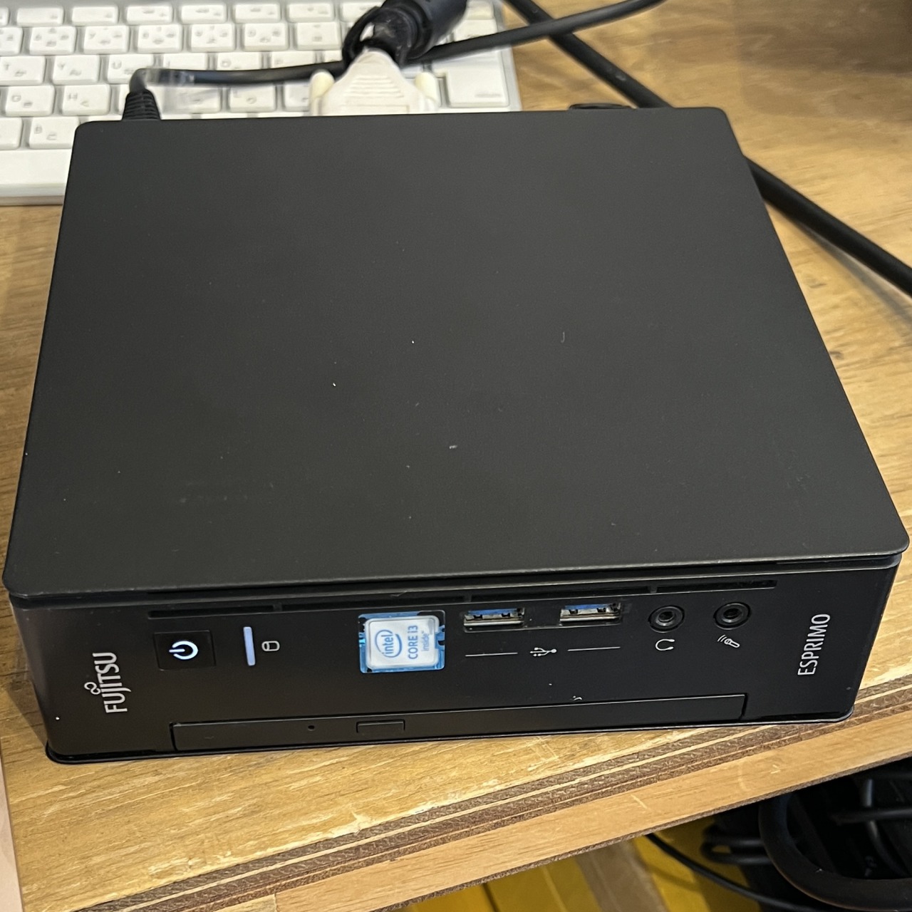 Fujitsu ESPRIMO WD1/X 動作がかなり遅くなってしまった HDD不良 SSD換装