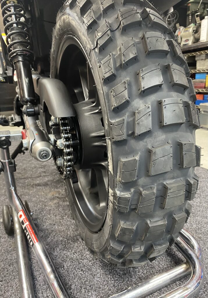 HONDA CL250 タイヤ交換】 - SPTADAO浅草タイヤ専門店