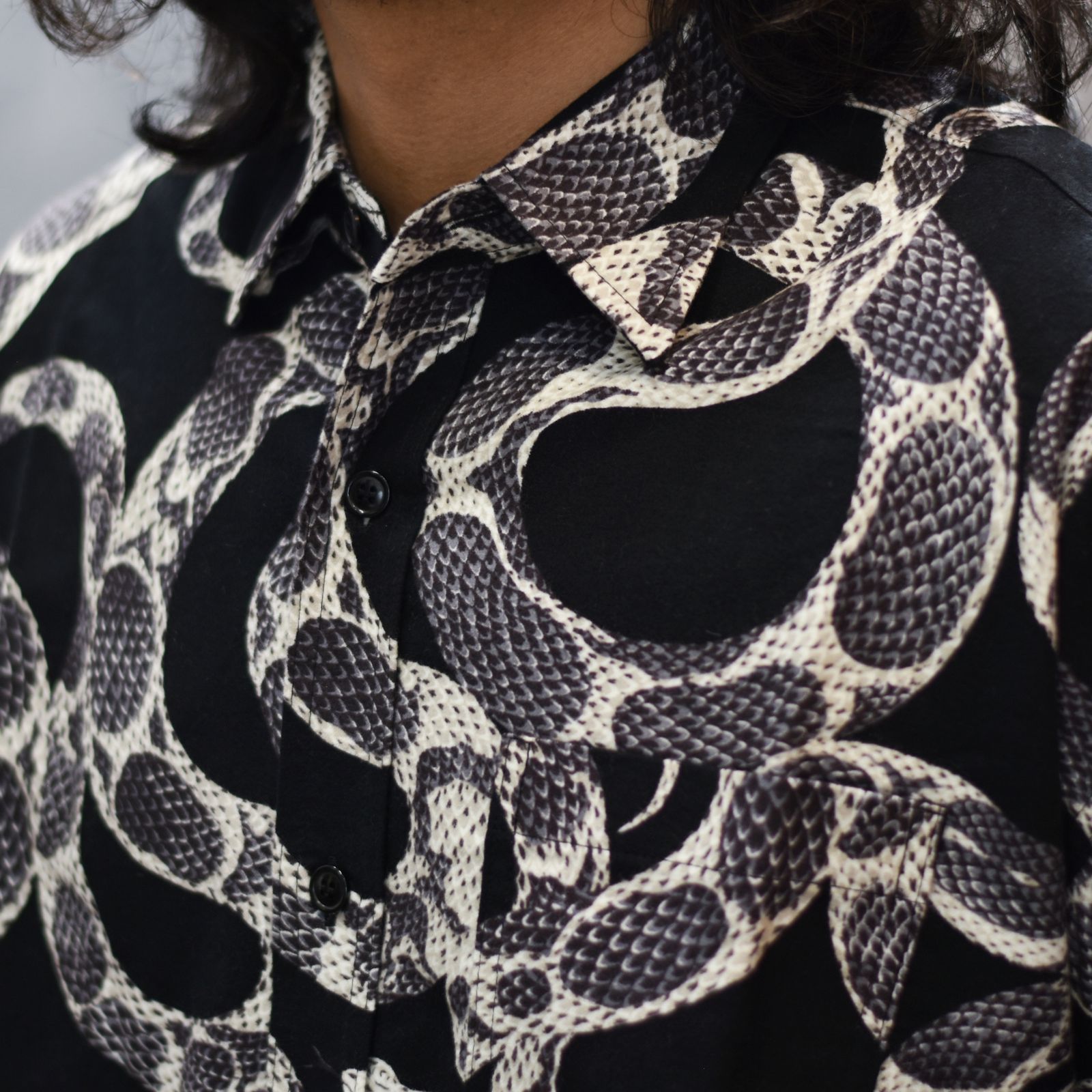 CALEE - PRINT NEL L/S SH ＜SNAKE PATTERN＞ (BLACK)｜蛇柄