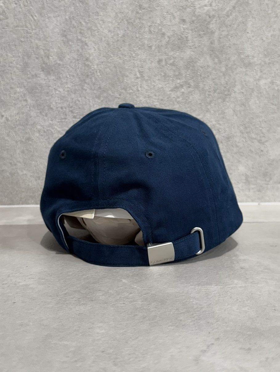 Calvin Klein - ラージレイヤードモノグラムキャップ / 4D5039G / D1M