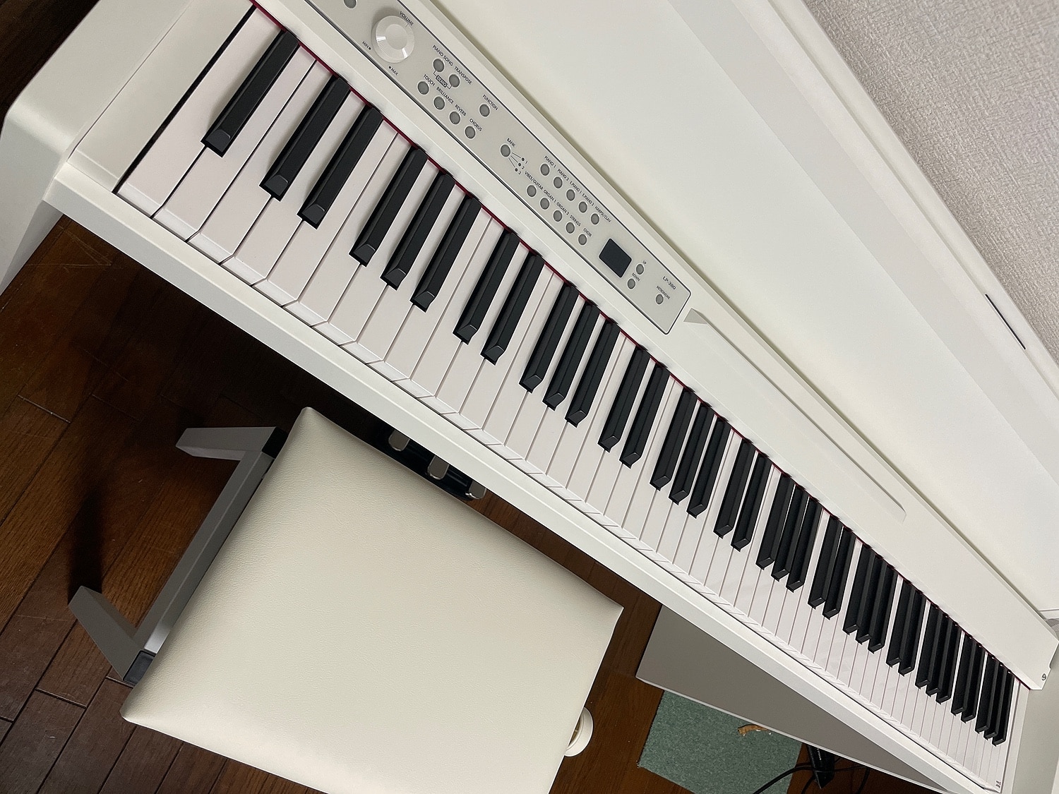 楽天市場】KORG LP-380U WH コルグ 電子ピアノ 88鍵盤 高低椅子